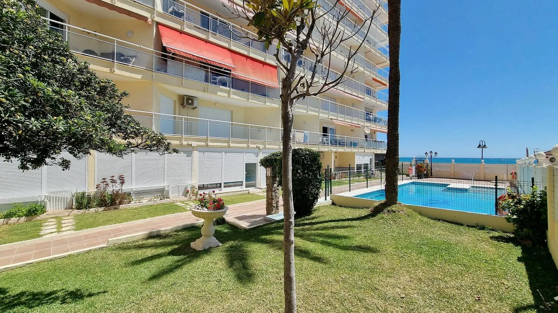 Tinoko Apartament In La Carihuela Beach Torremolinos 0*,  España