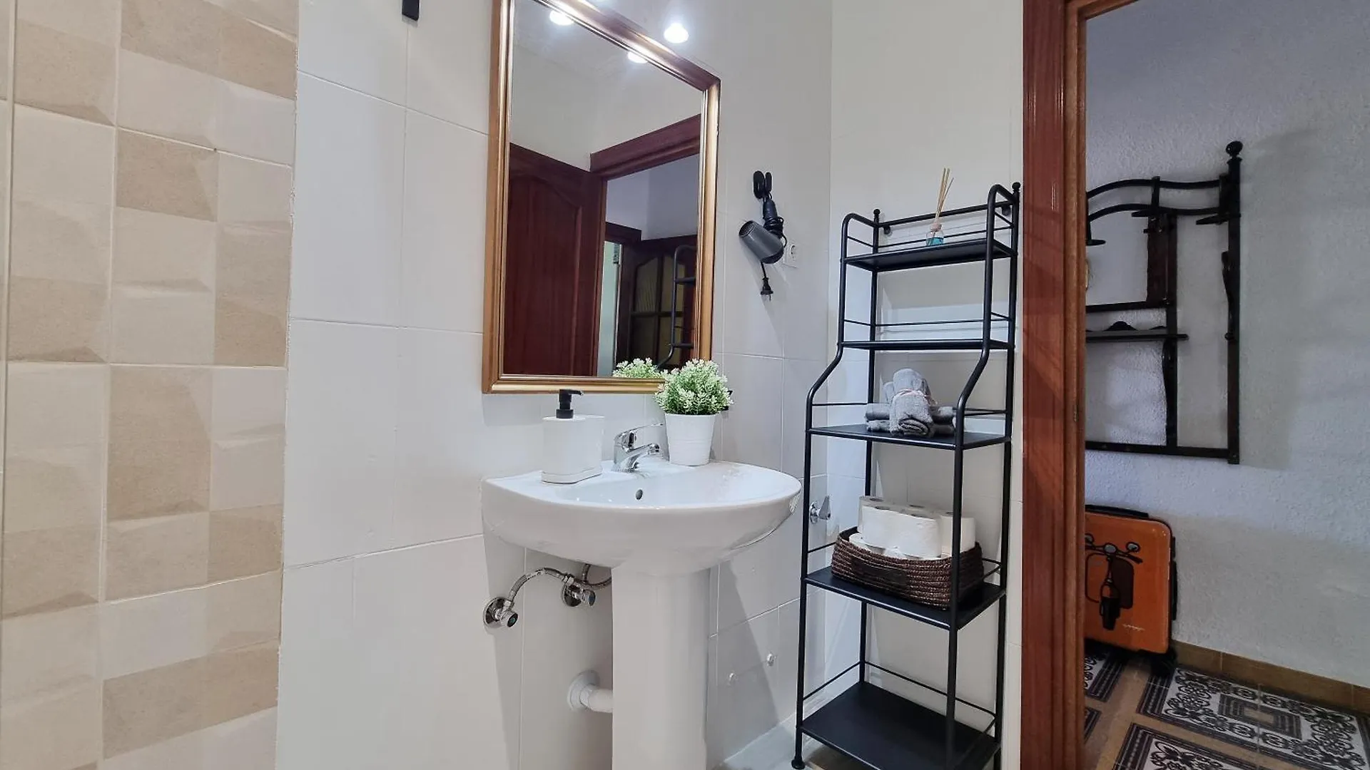 Tinoko Apartament In La Carihuela Beach Torremolinos