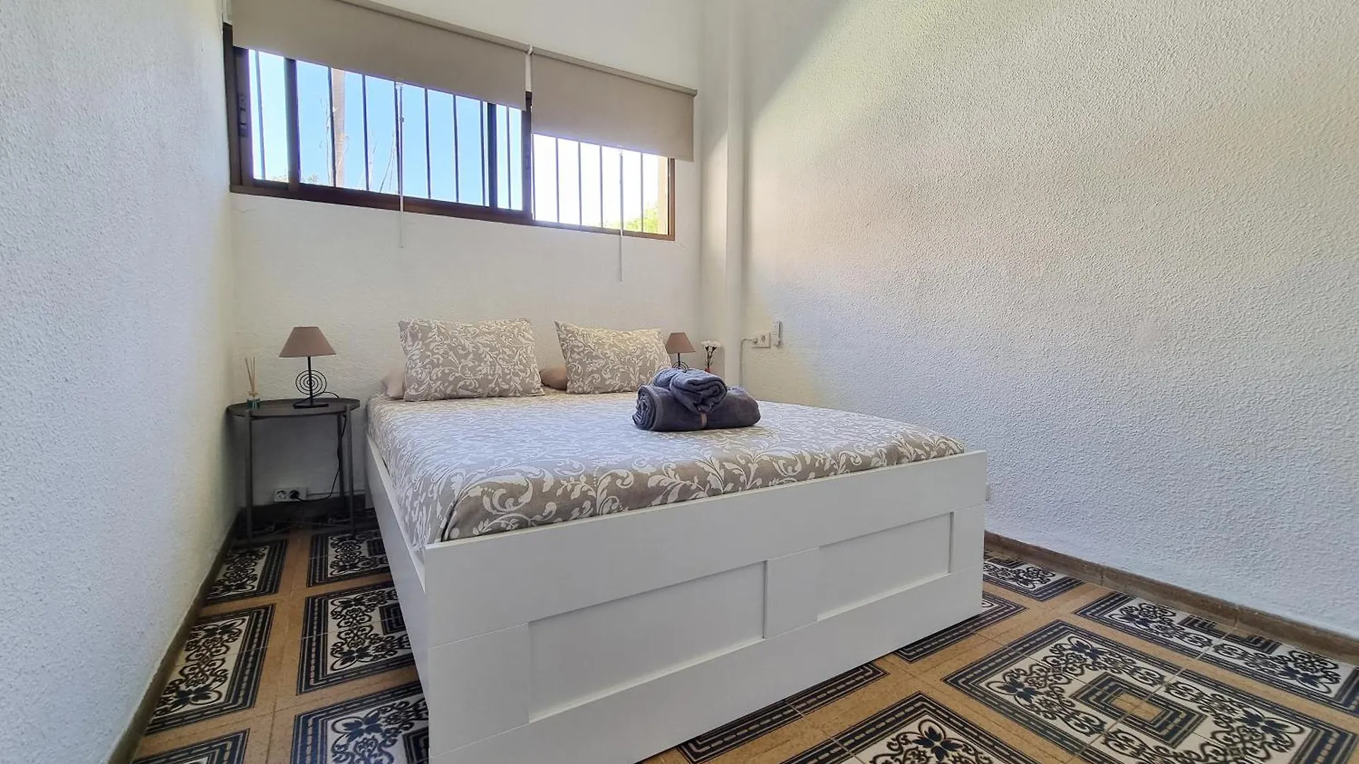 Tinoko Apartament In La Carihuela Beach Torremolinos Spain